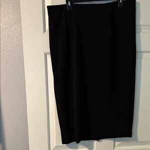 Sejour Classic Black Pencil Skirt
